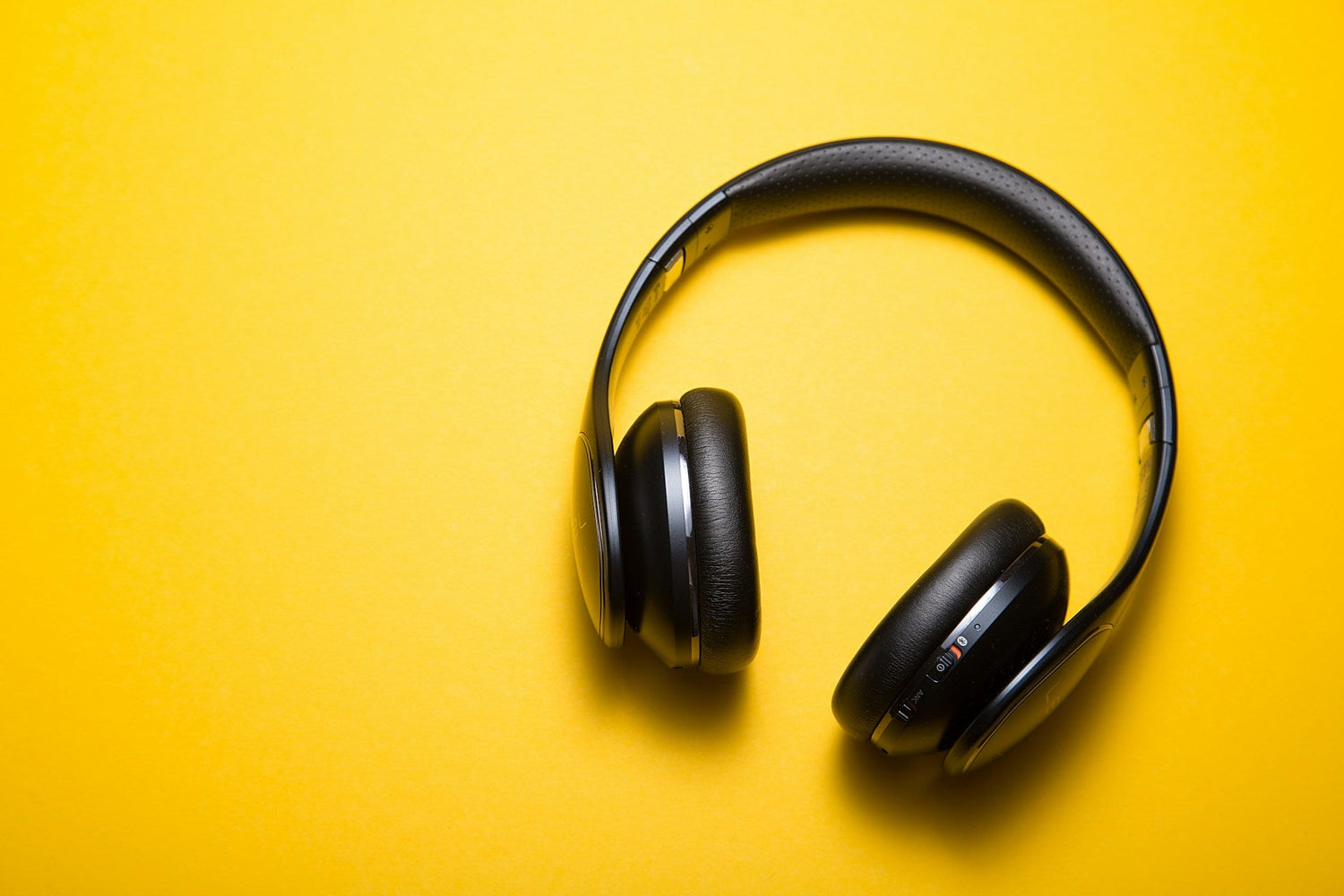 Headphones & Ear Buds